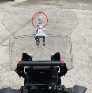 Ｖストローム250のスクリーンオフセットを撮影した写真